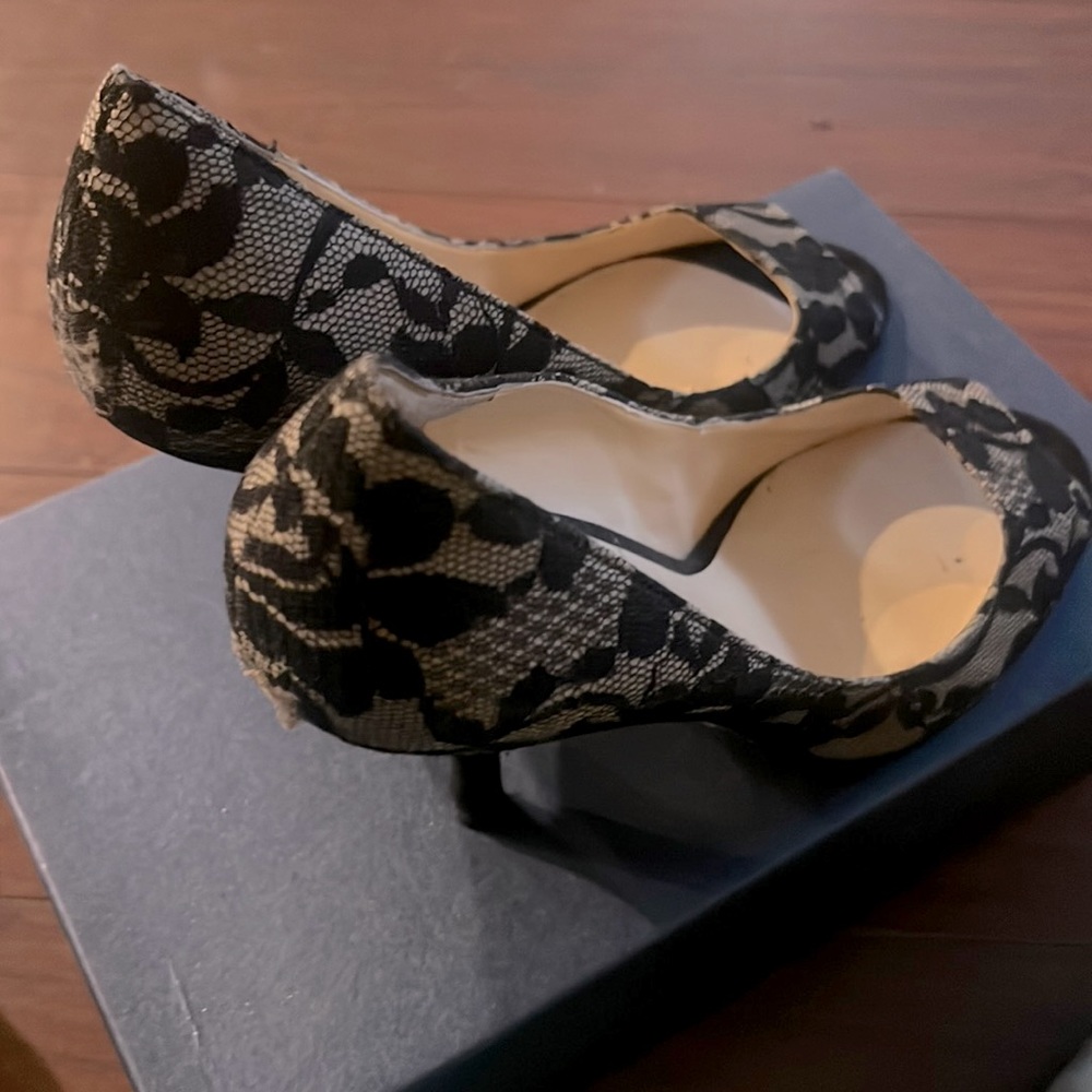 Lace Nine West Heel